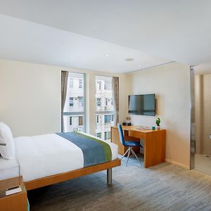 Premier Room Registered by Female Only